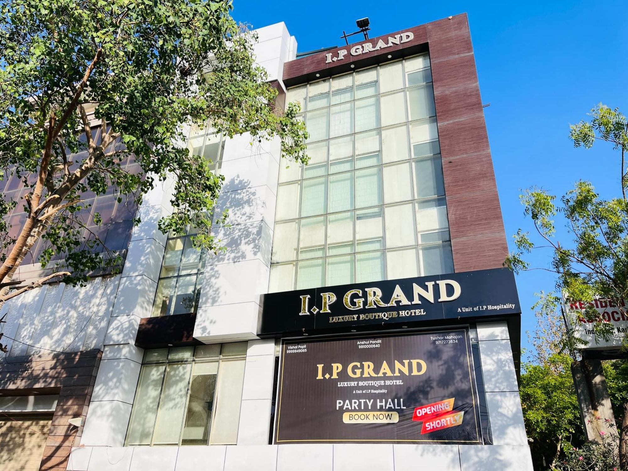Hotel Aura Ip Grand Karkardooma Metro Station New Delhi Couple Friendly Nova Deli Exterior foto